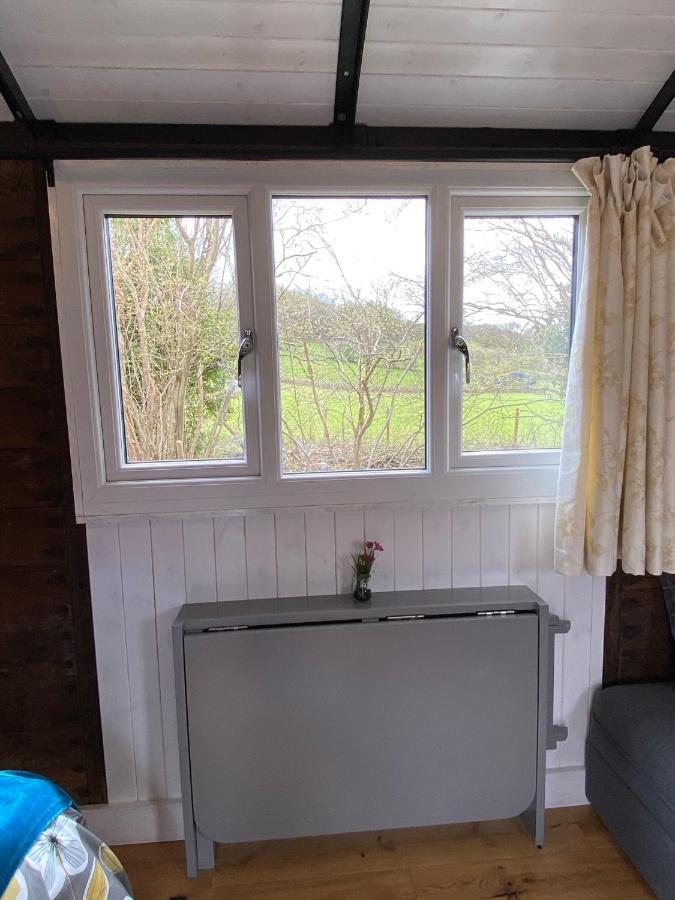 Luxury Cosy Carriage With Electric Private Hot Tub Hereford Exterior foto