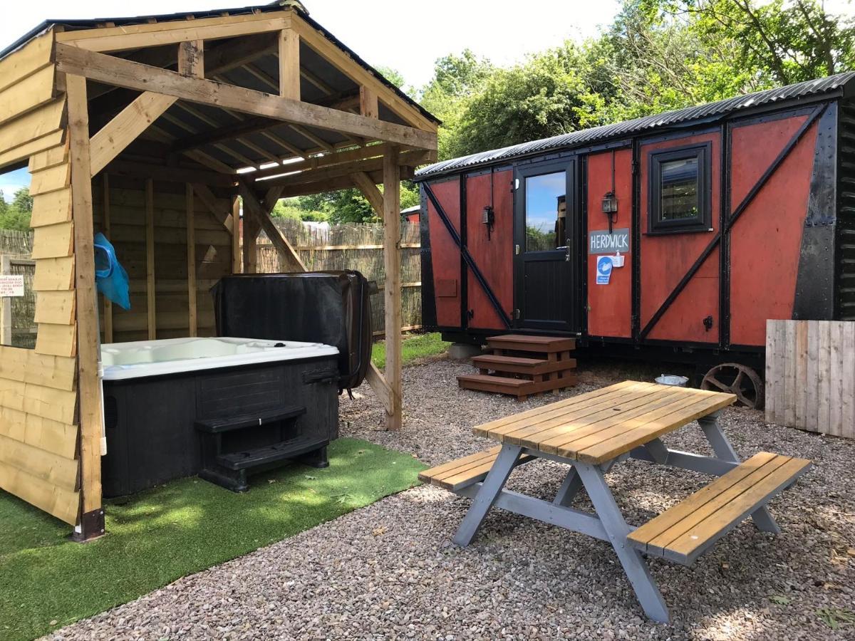 Luxury Cosy Carriage With Electric Private Hot Tub Hereford Exterior foto